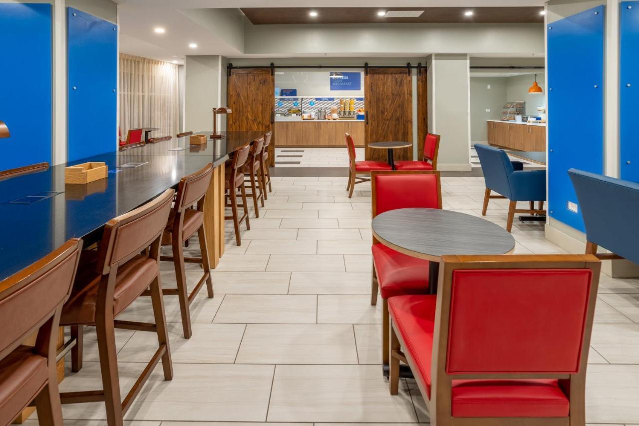 Holiday Inn Express Hotel & Suites Salisbury - Delmar By Ihg Extérieur photo