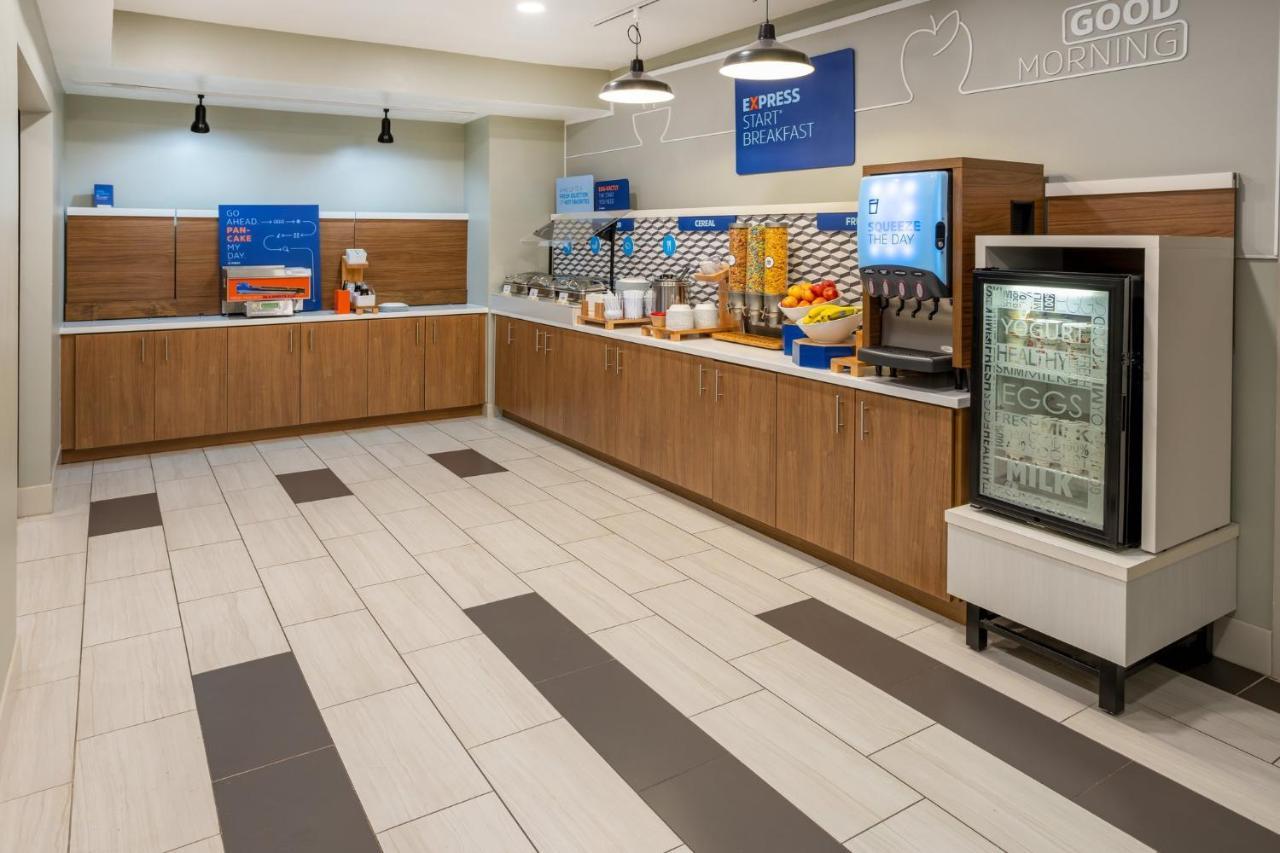 Holiday Inn Express Hotel & Suites Salisbury - Delmar By Ihg Extérieur photo