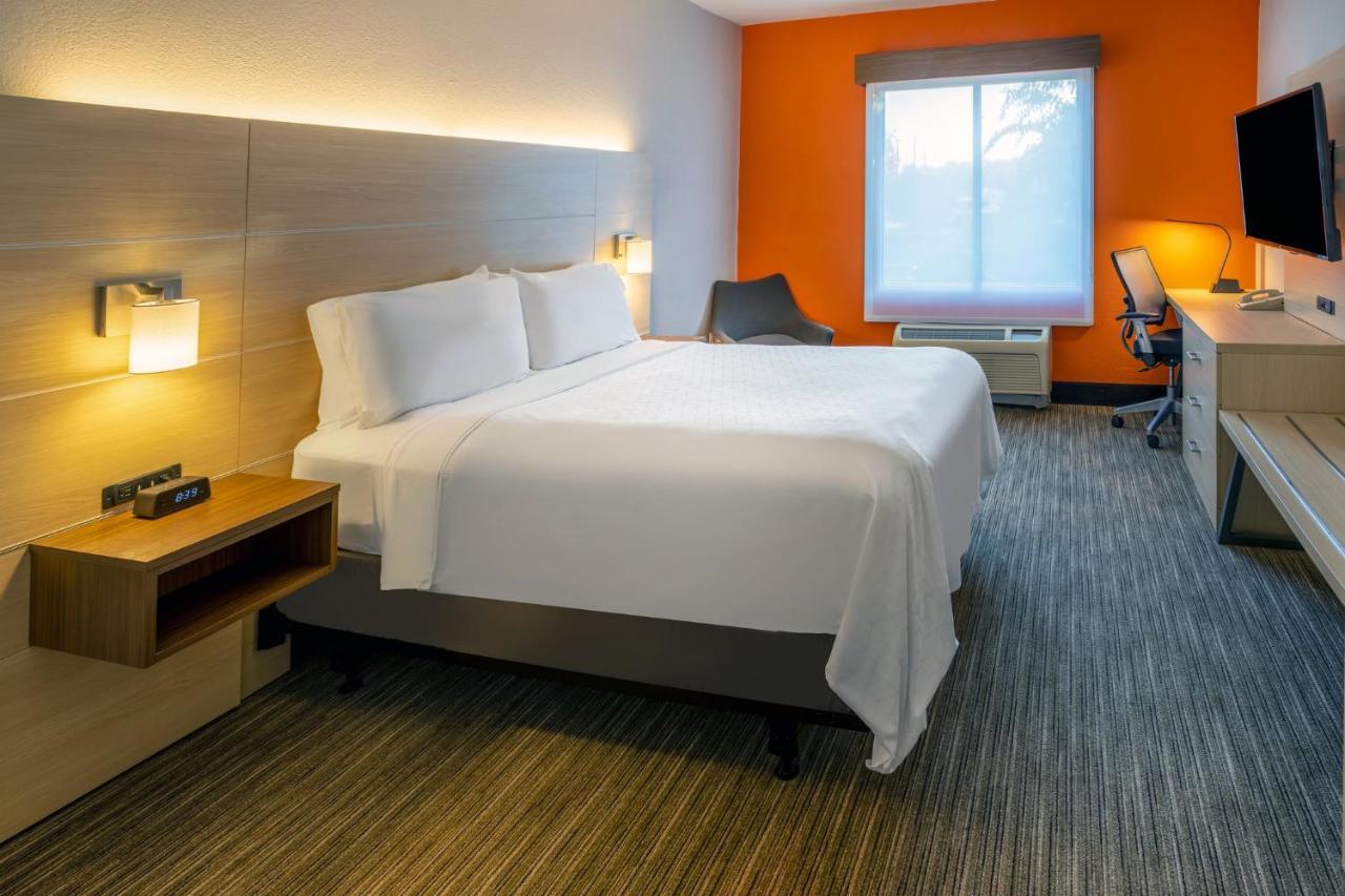 Holiday Inn Express Hotel & Suites Salisbury - Delmar By Ihg Extérieur photo